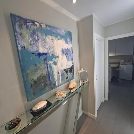 A Beautiful Beachfront Flat For 4 People With A Lovely Terrace Overlooking Sea 公寓 *