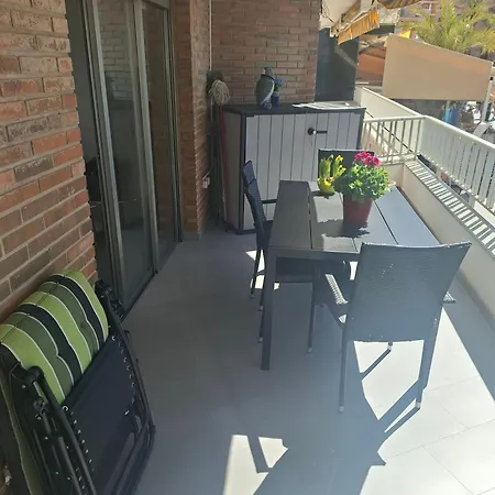 公寓 A Beautiful Beachfront Flat For 4 People With A Lovely Terrace Overlooking Sea *