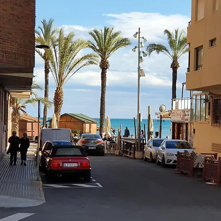 公寓 A Beautiful Beachfront Flat For 4 People With A Lovely Terrace Overlooking Sea